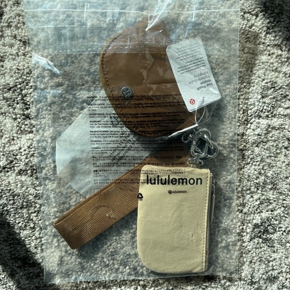 NWT LULULEMON Dual Pouch Wristlet - Picture 5 of 5